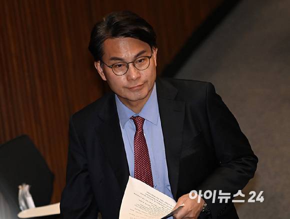 윤상현 국민의힘 의원이 13일 오후 서울 여의도 국회 본회의장에서 열린 제423회 국회(임시회) 제1차 본회의에서 참석하고 있다. [사진=곽영래 기자]