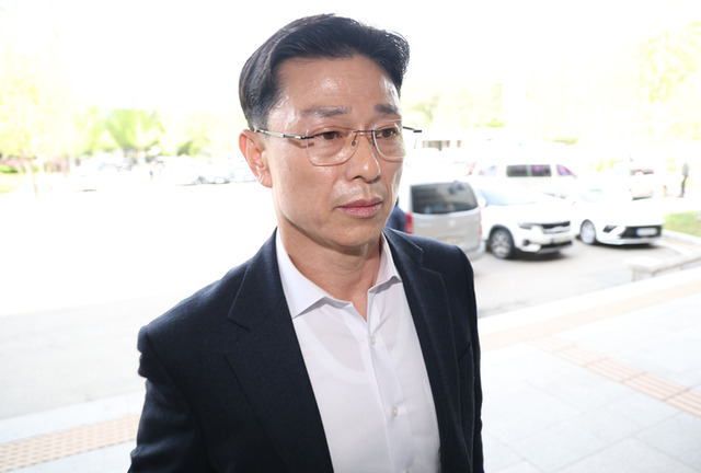 ▲ 임성근 전 해병대 1사단장이 해병대 채모 상병 순직사건 외압 의혹의 수사 포렌식 참관을 위해 23일 경기도 과천 고위공직자범죄수사처(공수처)로 들어서고 있다. 연합뉴스