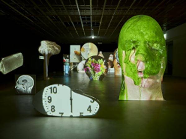 F1963 석천홀에 전시된 토니 아워슬러의 작품 ‘Lock 2, 4, 6’. 울산시립미술관 제공