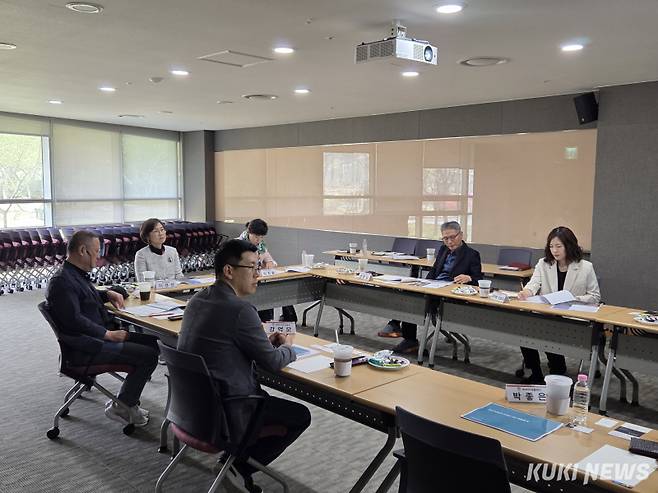 충남도는 23일 도청 문예회관 소회의실에서 ‘충남미술관 브랜드 개발 용역’ 착수보고회를 개최했다.&nbsp;