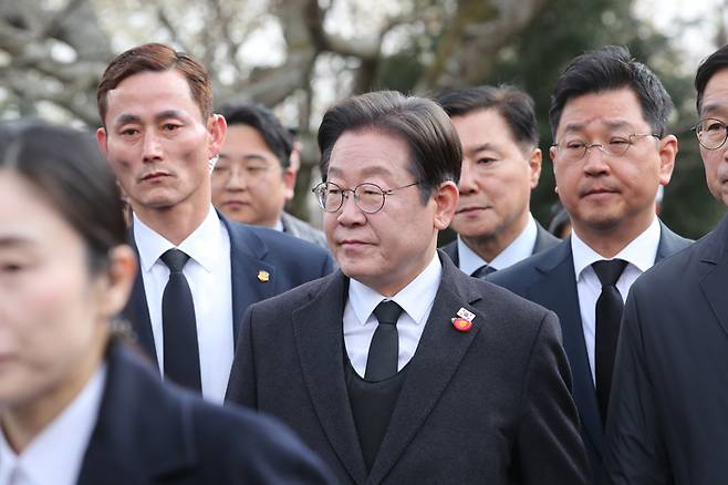 지난 3일 오전 제주시 봉개동 제주4·3평화공원에서 열린 제77주년 제주4·3 희생자 추념식에서 이재명 당시 더불어민주당 대표가 입장하고 있다. [제주도사진기자회]