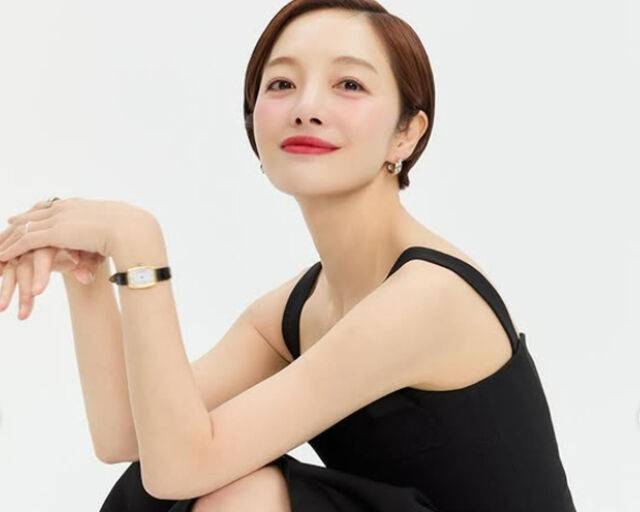 황보라가 MZ들을 따라해 화제다. / 황보라 소셜미디어 캡처