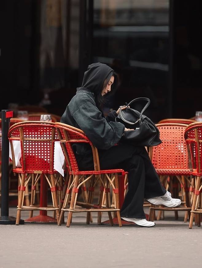 발렌시아가(BALENCIAGA) 제공