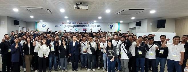 [춘천=뉴시스] 23일 춘천시는 캄보디아와 필리핀  외국인 계절근로자 2차 입국자 180명이 오는 24일부터 26일까지 입국한다 고 밝혔다. 춘천시 제공. *재판매 및 DB 금지