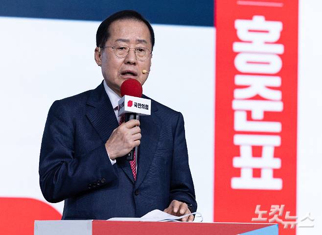 황진환 기자
