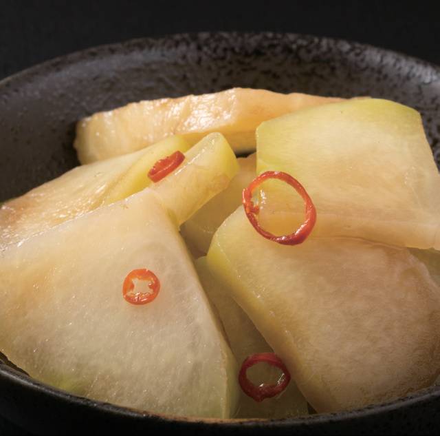 차요테를 간장이나 소금에 절여 장아찌로 만들면 별미다.