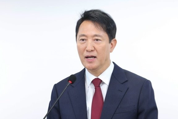 오세훈 서울시장이 4월 12일 서울 여의도 국민의힘 당사에서 연 긴급 기자회견에서 대선 불출마를 선언하고 있다. 동아DB