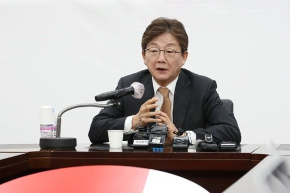 유승민 전 국민의힘 의원은 무소속, 혹은 제3지대에서 대선후보로 출마할 가능성이 거론되고 있다. 동아DB