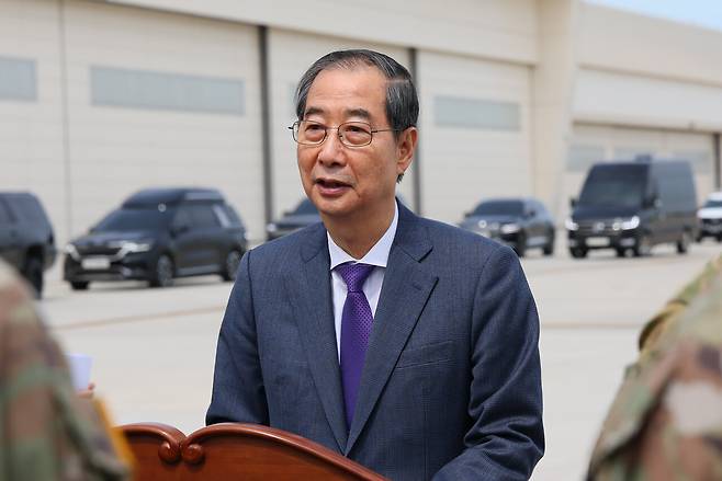 한덕수 대통령 권한대행 국무총리가 4월23일 경기도 평택 캠프 험프리스 한미연합사령부를 방문해 발언하고 있다. ⓒ국무총리실 제공