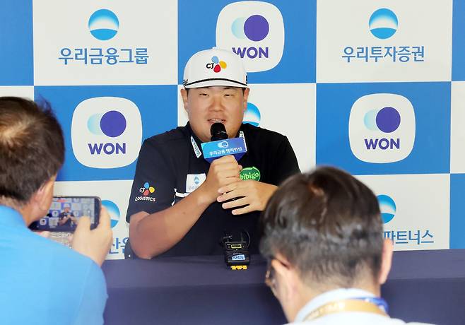임성재가 23일 경기 파주시 서원밸리 컨트리클럽에서 기자회견을 하고 있다. 연합뉴스