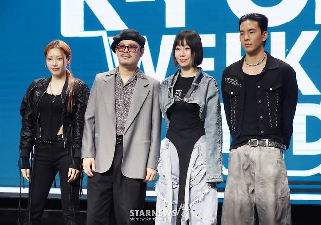 그룹 군조크루가 23일 오후 서울 마포구 H-STAGE에서 진행된  'K팝 위크 인 홍대' 개최 기자간담회에 참석해 포즈를 취하고 있다.  ‘더 가까이, 더 진심으로’라는 슬로건 아래 대형 공연장 위주의 K팝 시장에 소극장 기반 라이브 공연 문화를 확산시키겠다는 취지로 마련된 'K팝 위크 인 홍대'는 엠블랙 양승호, CLC 예은, 틴탑 천지, 루네이트, 남태현 등 다양한 아티스트들이 5월 3일, 10일 11일에 홍대 일대 여러 소극장에서 공연을 선보인다. /2025.04.23 /사진=이동훈 photoguy@