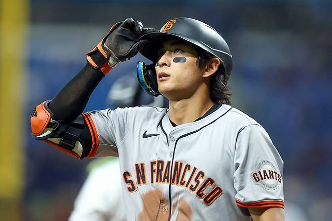 메이저리그 공식 홈페이지 MLB.com이 올 시즌 3할 타율을 기록할 선수 6명 중 한 명으로 이정후를 꼽았다. 매체는 이정후가 장타까지 선보이면서 지난해보다 나은 모습을 보여주고 있는 점을 주목했으며, KBO리그에서 MVP를 수상한 이력을 언급하기도 했다. AFP 연합뉴스