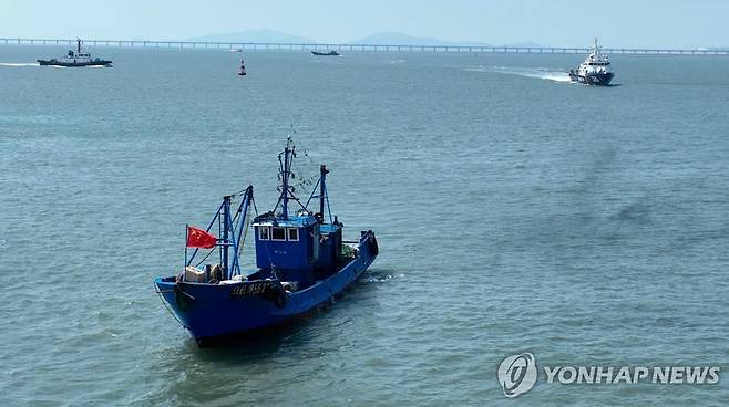 지난 4일 해경에 나포된 불법 중국어선 [서해5도 특별경비단 제공. 재판매 및 DB 금지]