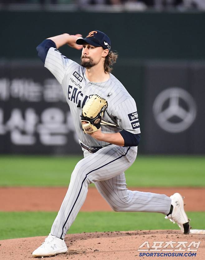 23일 부산 사직야구장에서 열린 롯데와 한화의 경기. 선발 투구하고 있는 한화 와이스. 부산=송정헌 기자songs@sportschosun.com/2025.04.23/