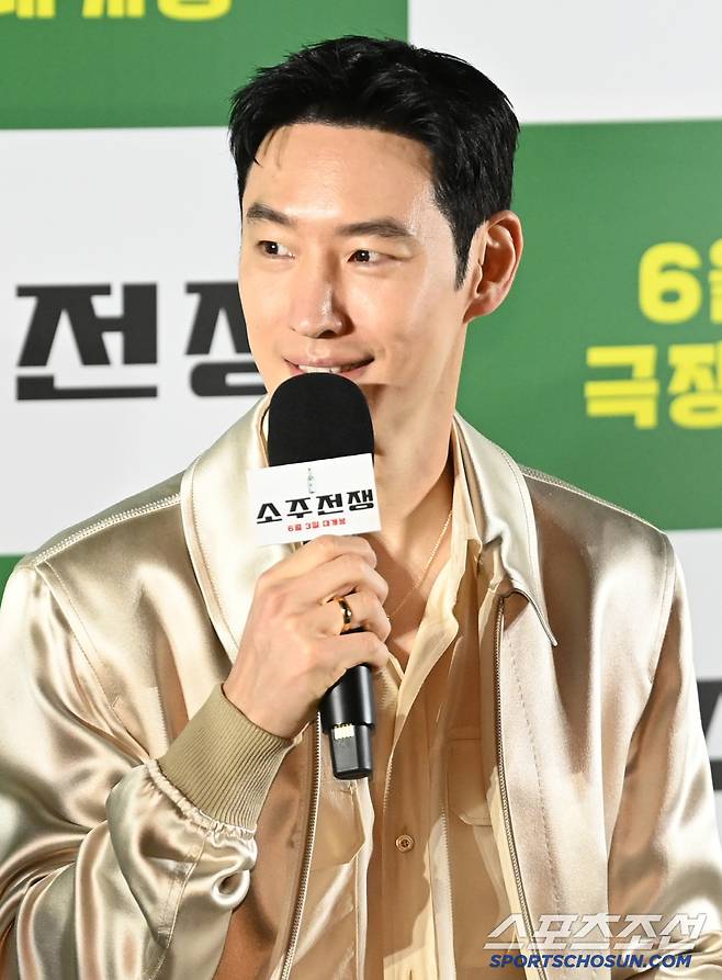 24일 메가박스 코엑스에서 열린 영화 '소주전쟁'의 제작보고회, 이제훈이 질문에 답하고 있다. 허상욱 기자wook@sportschosun.com/2025.04.24/