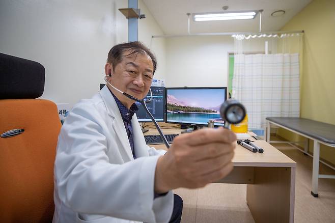 2025년 4월 16일 오후 강원도 춘천시 강원대병원 어린이병원에서 신희영 교수가 본지와의 인터뷰를 갖고 있다. /장련성 기자