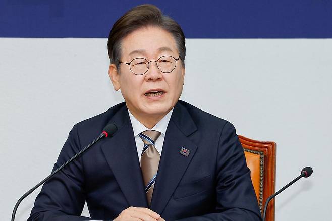 이재명 더불어민주당 대선 경선 후보가 16일 서울 여의도 국회에서 열린 공명선거 실천 서약식에서 인사말을 하고 있다. 2025.4.16 뉴스1