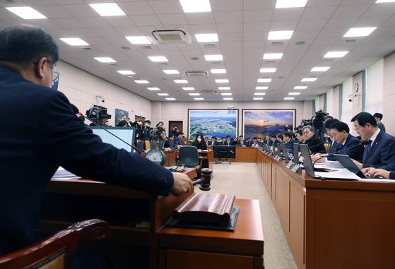 지난 3월 열린 국회 국토교통위원회 전체회의 모습. 22대 국회 국토교통위에 발의된 법률안은 801건으로, 이 중 78건만 처리됐다. [뉴시스]