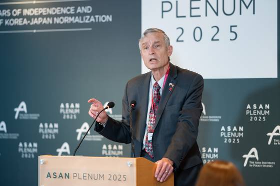 Bruce Bennett, a senior defense analyst at the California-based think tank RAND Corporation, speaks during a press roundtable hosted by the Asan Institute on the sidelines of the Asan Plenum in Seoul on April 23. [ASAN INSTITUTE FOR POLICY STUDIES]