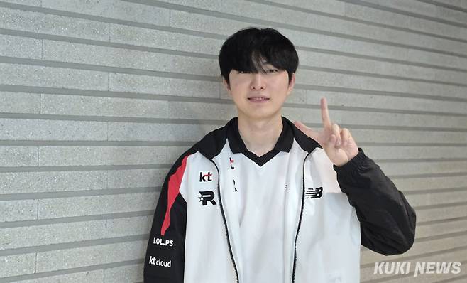 ‘덕담’ 서대길이 23일 오후 5시 서울 종로구 롤파크 LCK 아레나에서 열린 ‘2025 LCK’ 정규시즌 1라운드 DRX와 경기가 끝난 뒤 쿠키뉴스와 만나 인터뷰하고 있다. 김영건 기자