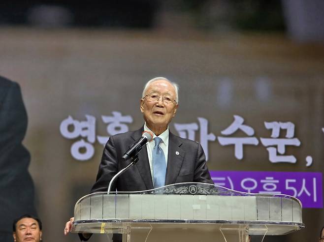 박조준 목사가 24일 서울 동작구 CTS아트홀에서 다큐멘터리 영화 '영혼의 파수꾼, 박조준' 시사회를 통해 감사인사를 전하고 있다.