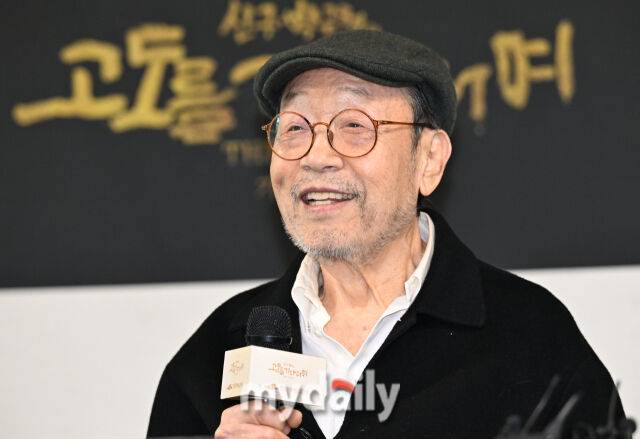 배우 신구가 23일 서울 동숭동 예술가의집에서 진행된 '신구, 박근형의 <고도를 기다리며> X 한국문화예술위원회' 기자간담회에 참석했다./한혁승 기자