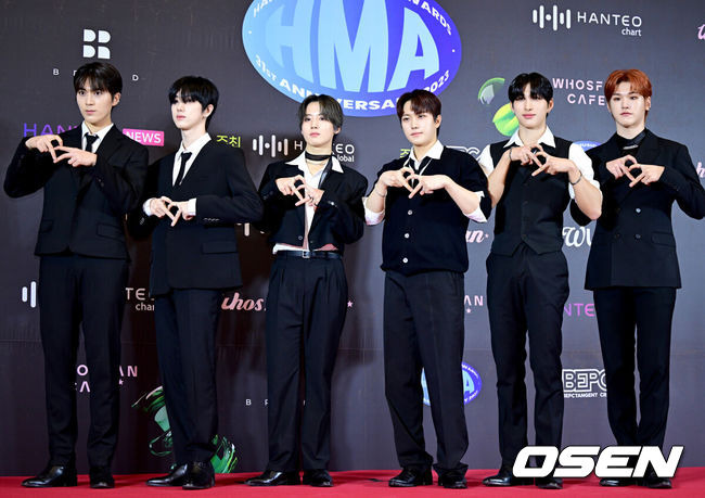 [OSEN=최규한 기자] 17일 오후 서울 동대문 DDP에서 ‘한터뮤직어워즈 2023’ 레드카펫 행사가 열렸다.그룹 저스트비가 레드카펫을 밟고 있다. 2024.02.17 / dreamer@osen.co.kr