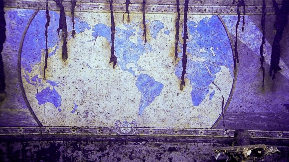 USS 요크타운 내부에서 발견된 벽화. NOAA