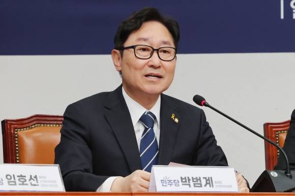 더불어민주당 박범계 중앙당선관위원장이 16일 서울 여의도 국회에서 열린 공명선거 실천 서약식에서 발언하고 있다. 2025.4.16. 연합뉴스