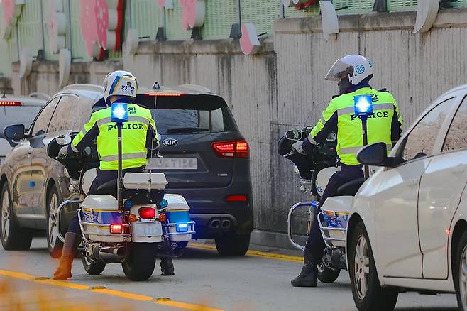 오토바이 순찰 경찰