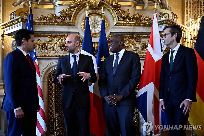 17일 파리에서 열린 미국, 유럽, 우크라이나 회담 [로이터 연합뉴스 자료사진]