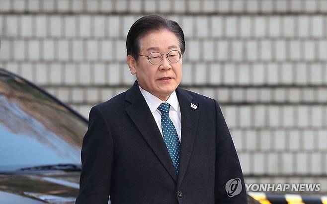 법정 향하는 이재명 전 더불어민주당 대표 [연합뉴스 자료사진]