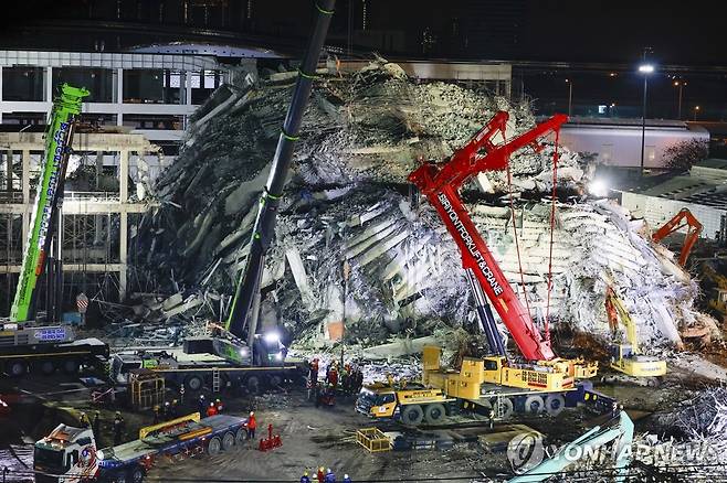 태국 방콕 공사 중 빌딩 붕괴 현장 [AP 연합뉴스 자료사진. 재배포 및 판매 금지]
