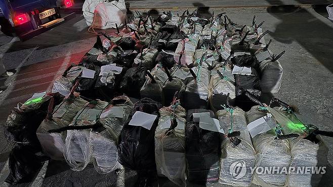 외국 선박에서 코카인 대량 마약 밀수 적발 [연합뉴스 자료사진]