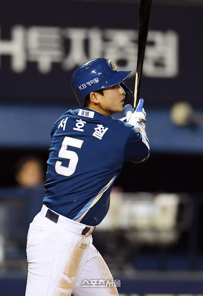 NC 서호철이 24일 잠실구장에서 열린 2025 KBO리그 LG와 경기 4회초 1사 2-3루 상황에서 LG 선발 치리노스를 상대로 2타점 적시타를 치고 있다. 잠실 | 박진업 기자 upandup@sportsseoul.com