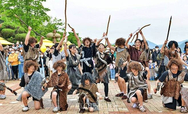 공주 석장리구석기 축제 구석기 퍼레이드/사진-공주시