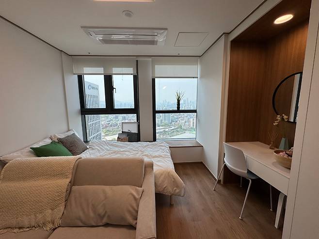 지난 24일 오전 11시 서울 광진구 자양동 리마크빌 이스트폴 B동 A2타입 견본주택 전경. /사진=박지윤기자