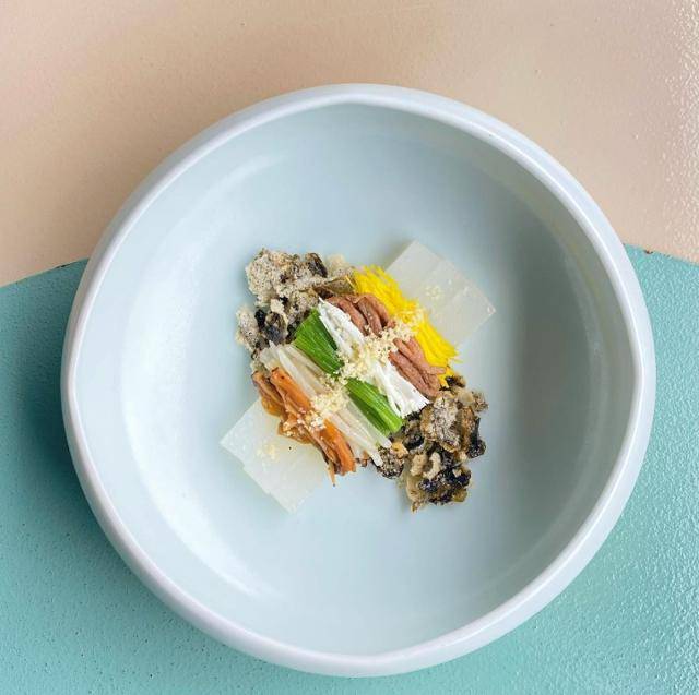 조희숙 셰프가 만든 김부각을 곁들인 탕평채. 한식공간 인스타그램 캡처