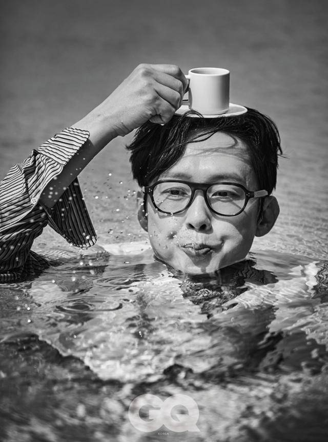 박병은이 화보를 통해 색다른 매력을 발산했다. 지큐코리아 제공