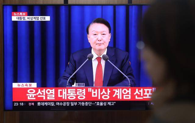 윤석열 전 대통령이 비상계엄을 선포한 작년 12월 3일 당시 서울역에 관련 뉴스가 나오고 있다. 연합뉴스