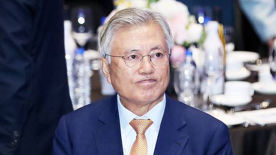 문재인 전 대통령이 지난해 10월 4일 경기 수원시 영통구 수원컨벤션센터에서 열린 '10.4 남북정상선언 제17주년 기념식 및 2024년도 한반도 평화주간 폐막식'에 참석해 자리하고 있다. 뉴스1