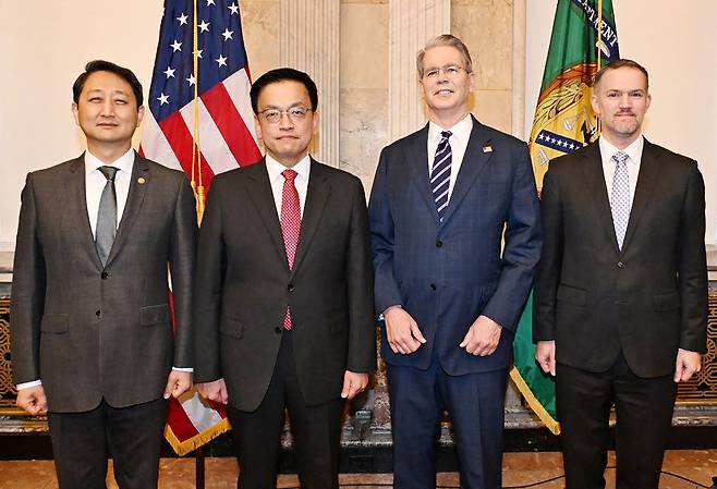 From left: South Korean Trade Minister Ahn Duk-geun, Finance Minister Choi Sang-mok, US Treasury Secretary Scott Bessent and US Trade Representative Jamieson Greer pose after a bilateral meeting in Washington. Thursday. (MOTIE)