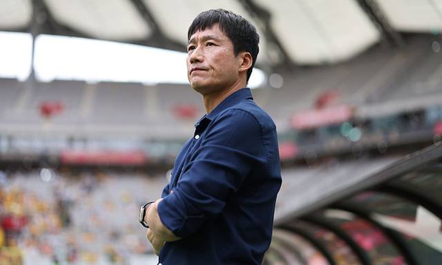 시도민 구단 사상 최초로 ACLE 8강행을 이룬 광주FC 이정효 감독은 이제 더 높은 목표를 바라본다. 이 감독은 단단한 팀워크를 바탕으로 자본력을 앞세운 알 힐랄(사우디아라비아)을 꺾겠다는 각오다. 한국프로축구연맹 제공