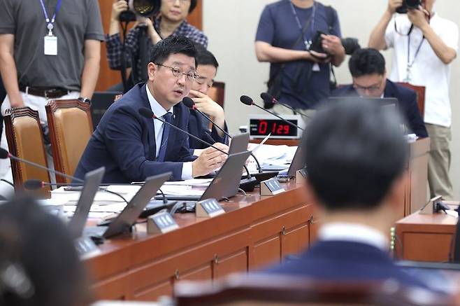 [울산=뉴시스] 국회 환경노동위원회에서 질의하는 김태선 의원(사진=김태선 의원실 제공) 2025.04.25.  photo@newsis.com *재판매 및 DB 금지