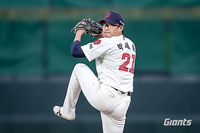 롯데 에이스 박세웅이 24일 사직 한화전에 선발등판해 역투하고 있다. 사진제공｜롯데 자이언츠