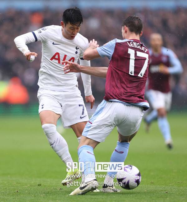 ▲ 아틀레티코 마드리드에서 불안한 임대 생활 중인 클레망 랑글레, FC바르셀로나에서 자리 잡지 못해 토트넘 홋스퍼에 와서는 손흥민과 즐겁게 뛰었고 다시 애스턴 빌라로 재임대 된 후에는 손흥민을 막았다.