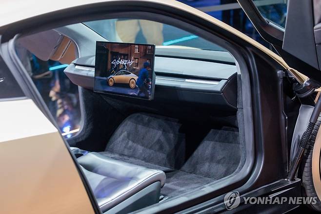 운전대와 페달이 없는 테슬라의 자율주행 신차 '사이버캡' [EPA 연합뉴스 자료사진. 재판매 및 DB 금지]