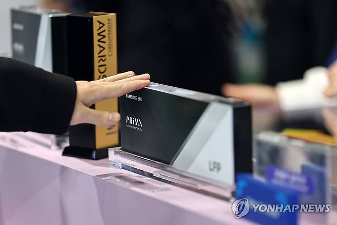 삼성SDI 각형 배터리 [연합뉴스 자료사진]