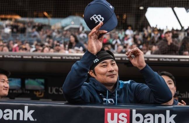 김하성이 26일(한국시간) 열린 샌디에이고 파드리스와의 원정 경기에 동행했다. (샌디에이고 SNS 캡처)