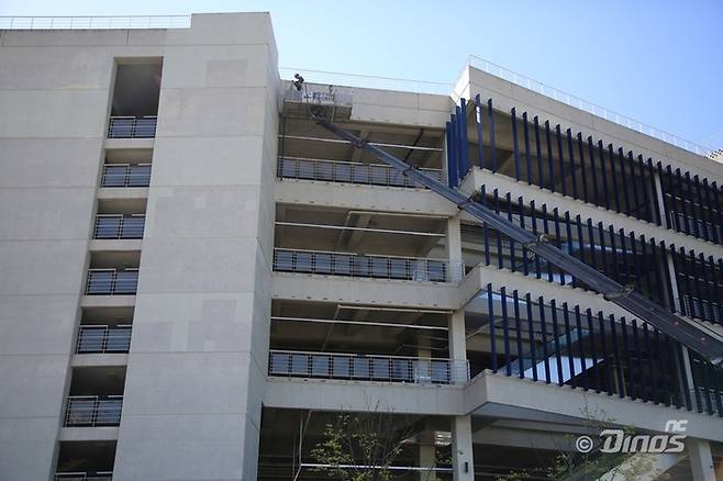 창원NC파크 루버 철거 모습. 사진 | NC 다이노스